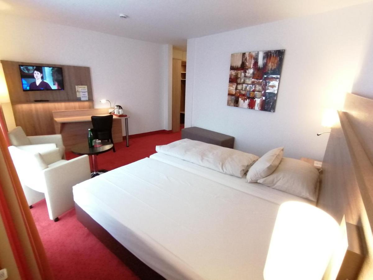 Montana Hotel Moenchengladbach Экстерьер фото