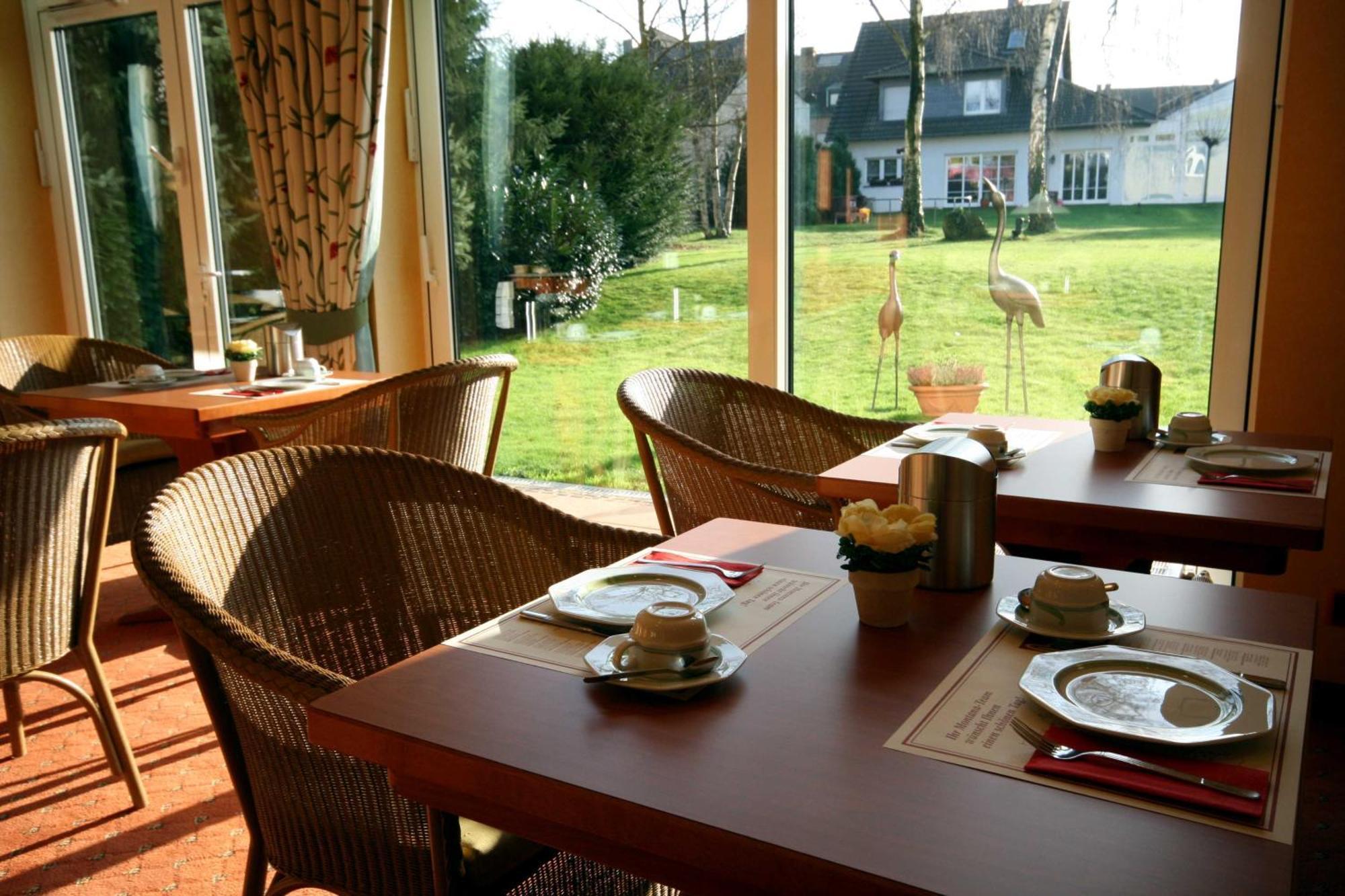 Montana Hotel Moenchengladbach Экстерьер фото