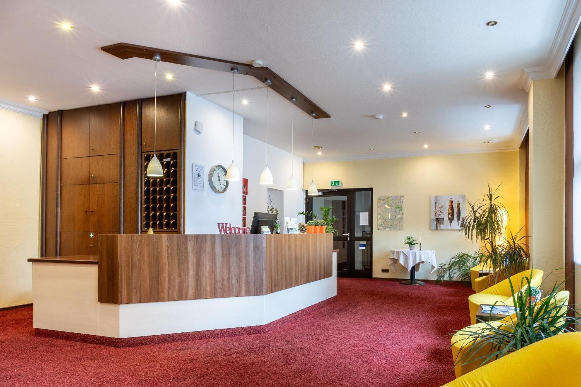 Montana Hotel Moenchengladbach Экстерьер фото