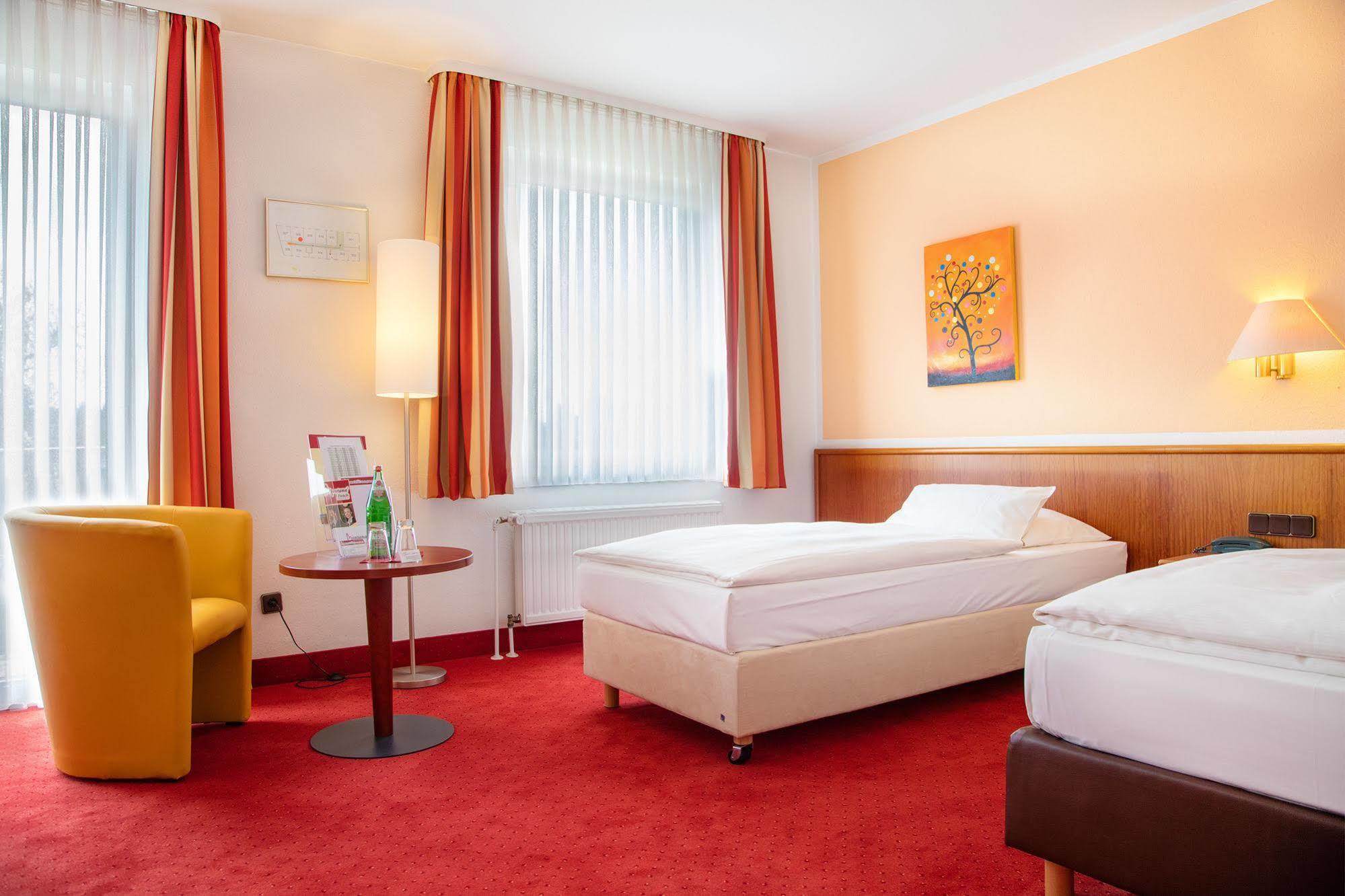Montana Hotel Moenchengladbach Экстерьер фото