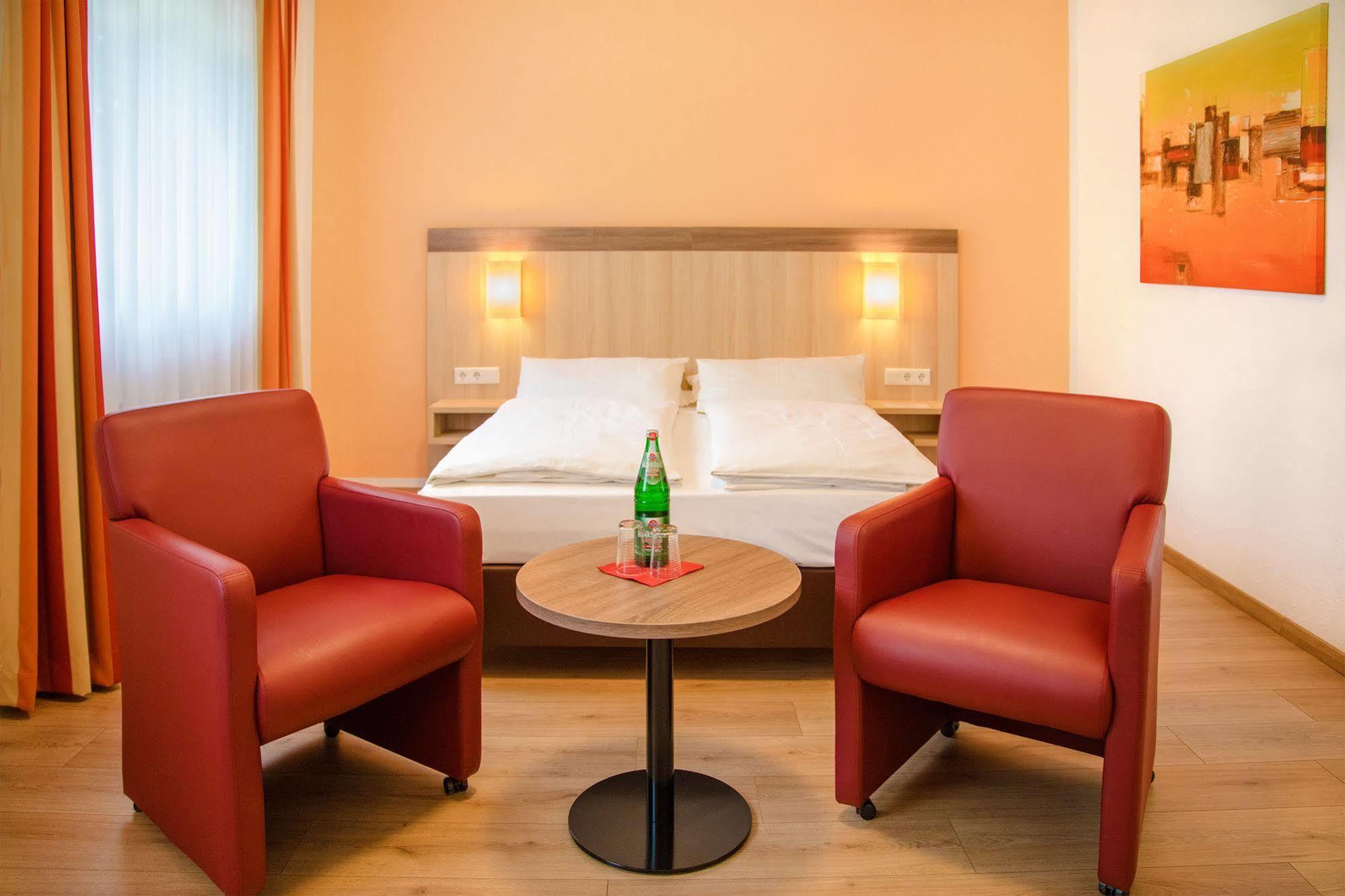 Montana Hotel Moenchengladbach Экстерьер фото