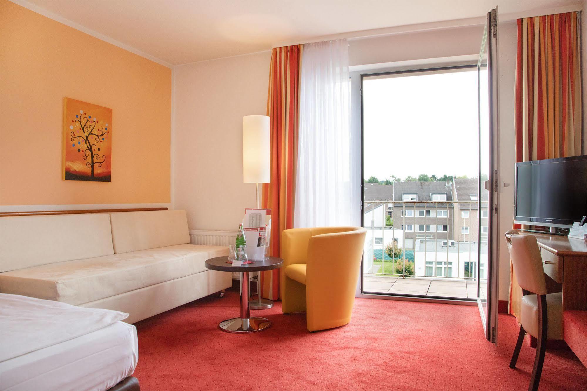 Montana Hotel Moenchengladbach Экстерьер фото