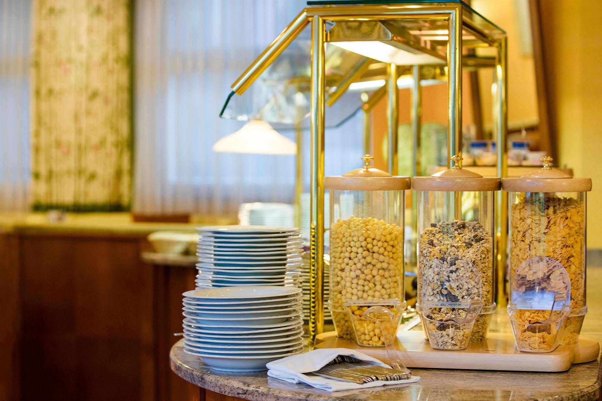 Montana Hotel Moenchengladbach Экстерьер фото