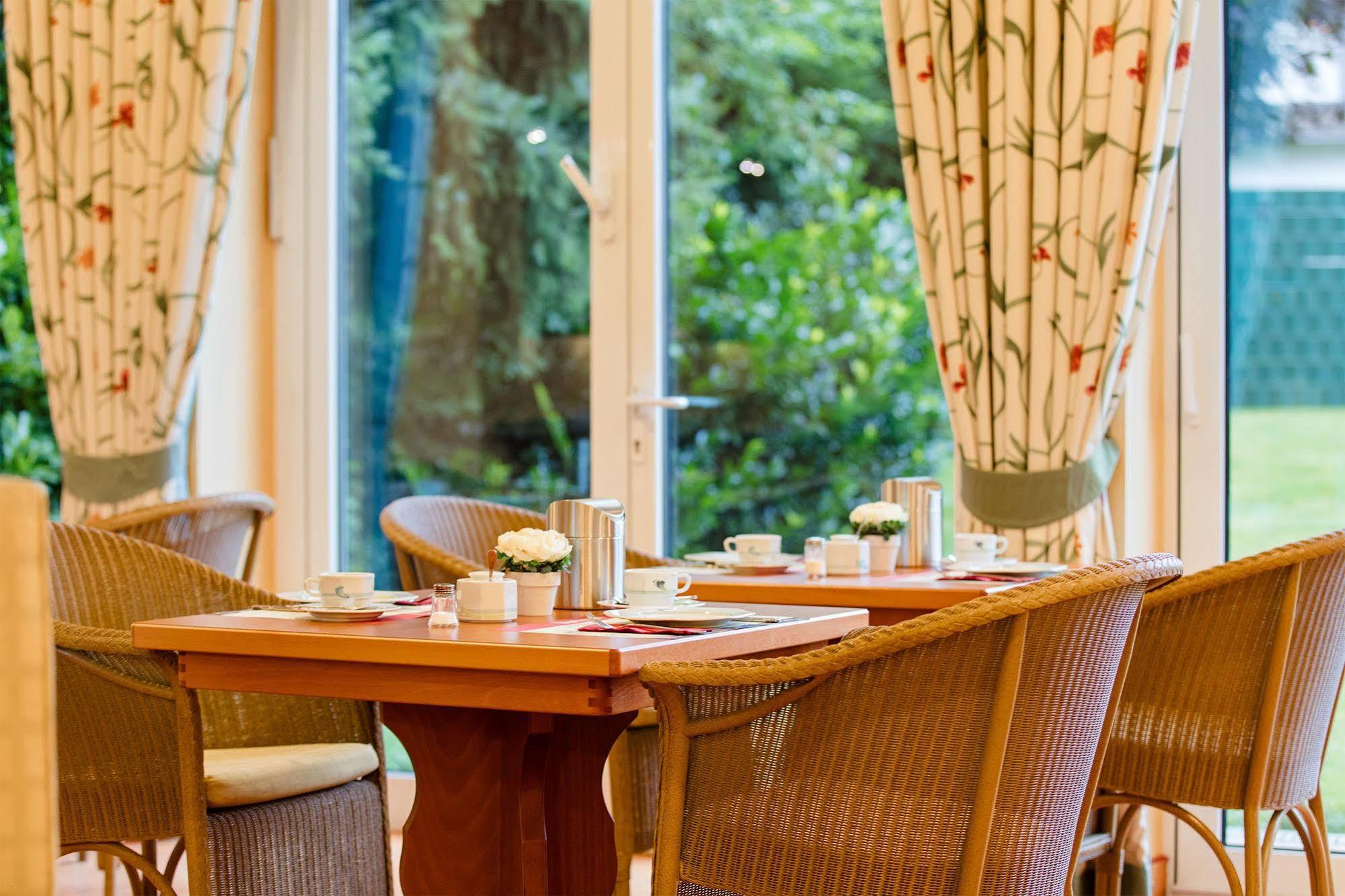 Montana Hotel Moenchengladbach Экстерьер фото