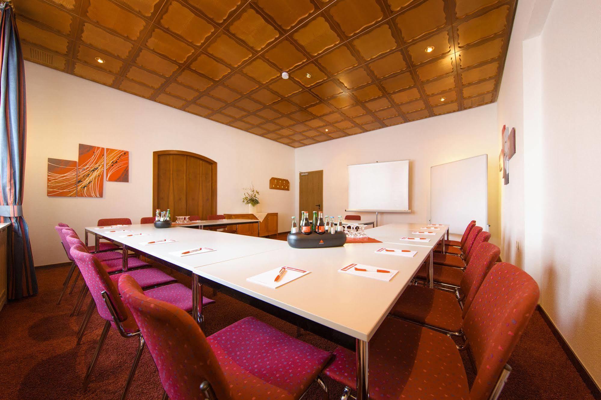 Montana Hotel Moenchengladbach Экстерьер фото