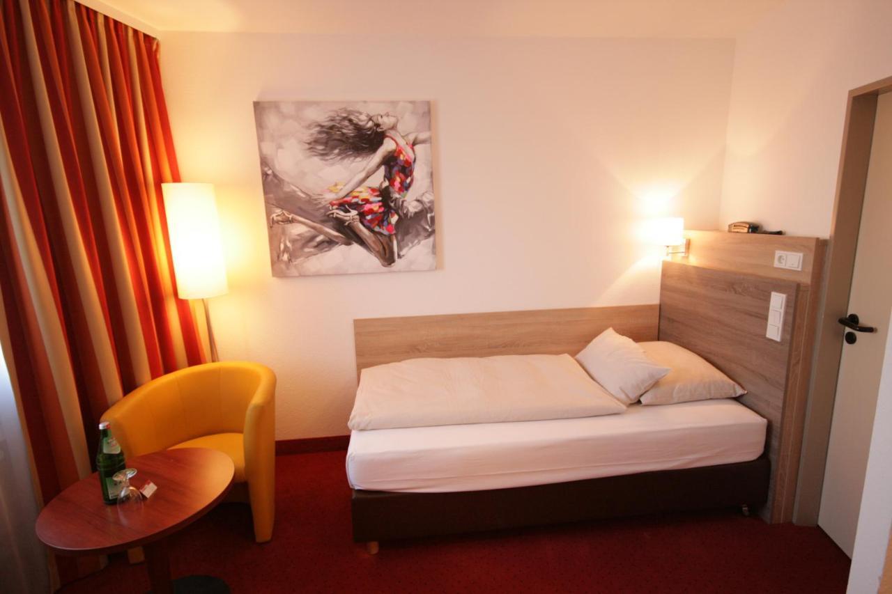Montana Hotel Moenchengladbach Экстерьер фото