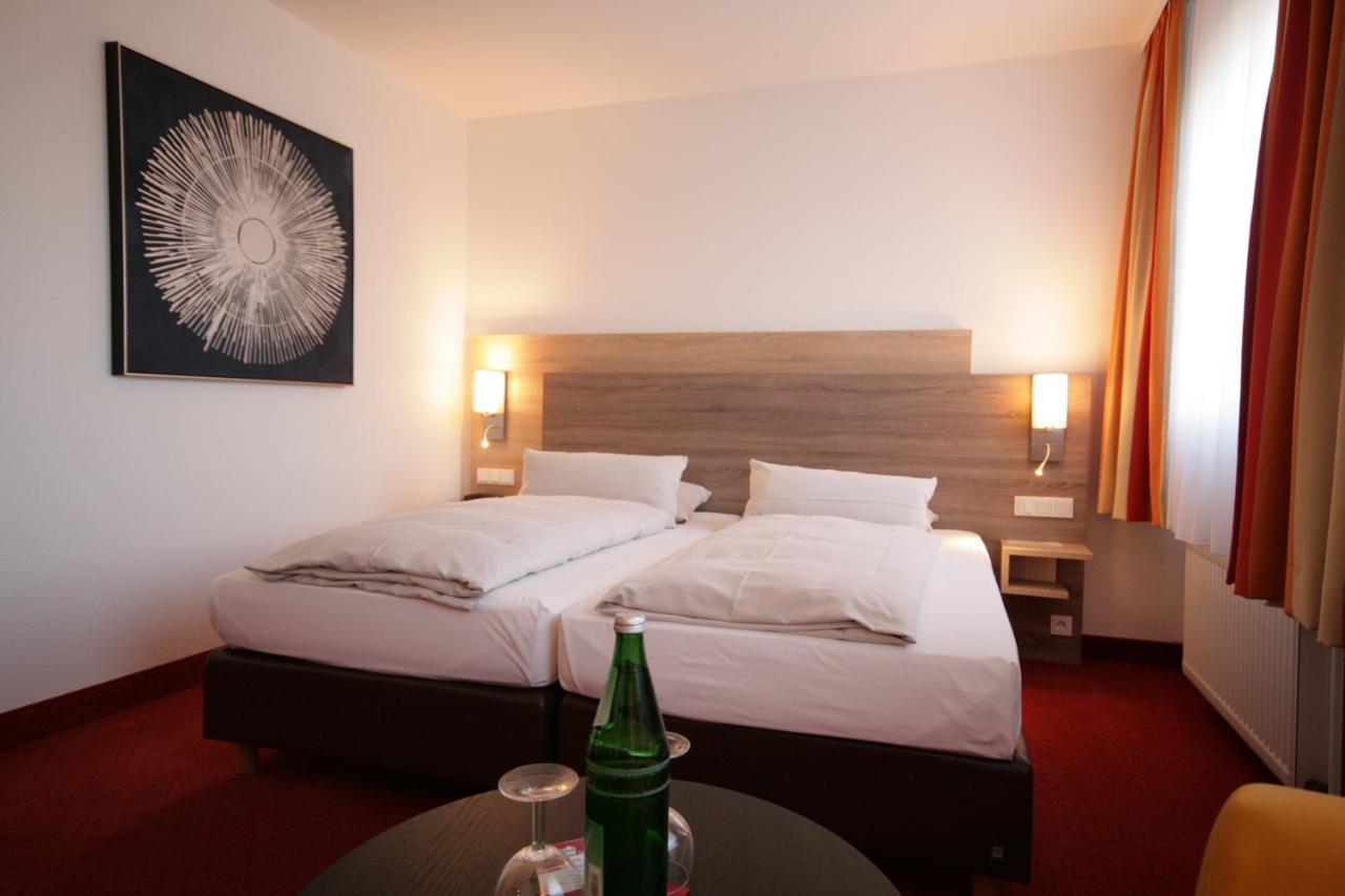 Montana Hotel Moenchengladbach Экстерьер фото
